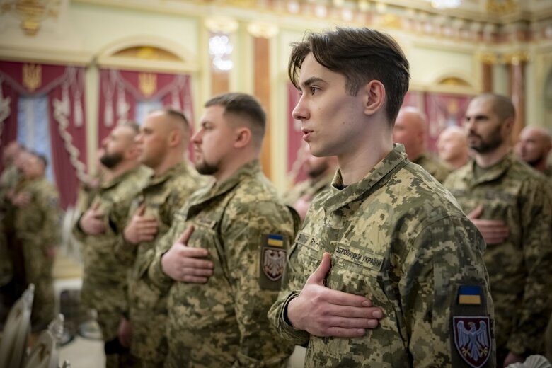 Zelenskyy awarded the heroes of the Kursk operation