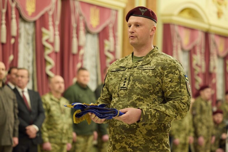 Zelenskyy presents state awards on occasion of Day of Airborne Assault Forces 19 Zelenskyy presents state awards on occasion of Day of Airborne Assault Forces 19
