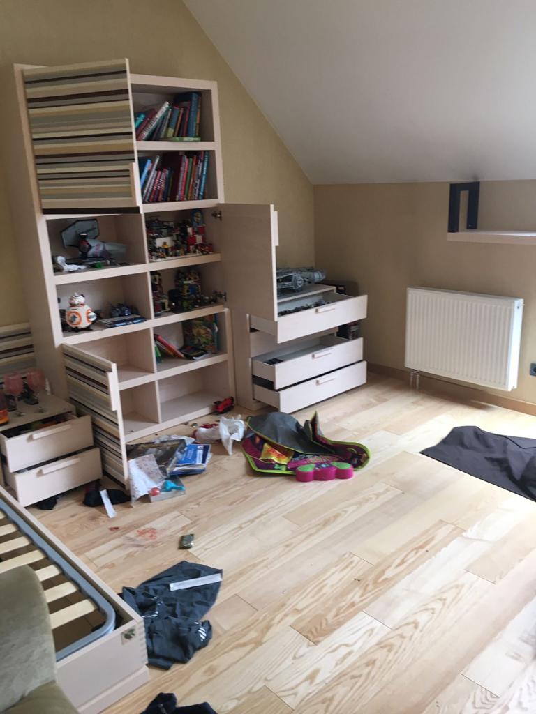 Восьмерым оккупантам, обворовывавшим дома жителей Бучи, сообщили о подозрении, - Офис Генпрокурора 08