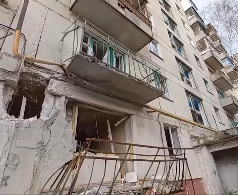 Вследствие вражеских обстрелов произошли обвалы в многоэтажках в Северодонецке, заблокированы люди, - Гайдай 03