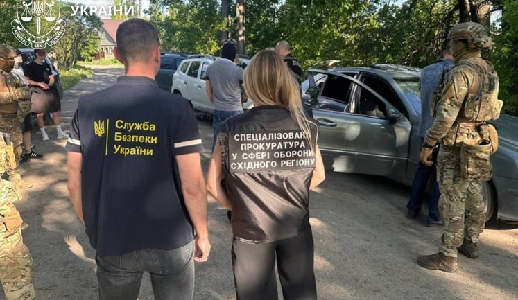 Вымогали 250 тыс. грн за службу в тылу: разоблачены два чиновника ТЦК в Харьковской области. ФОТОРЕПОРТАЖ