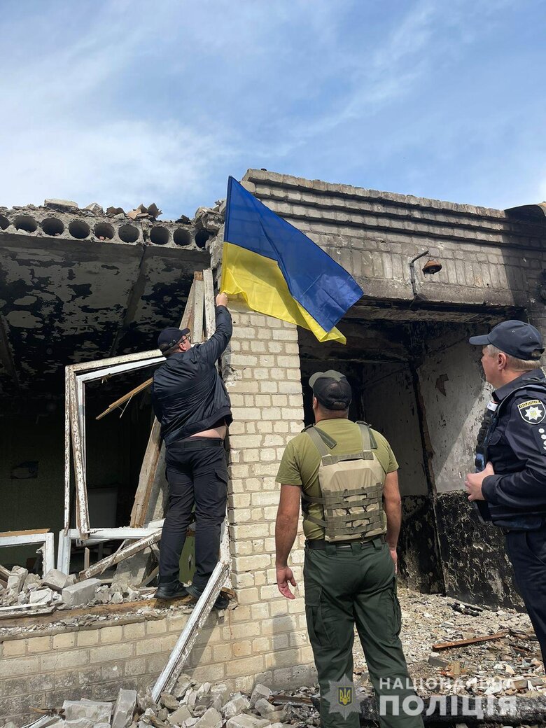 Щось їм не сподобалось – тягнули в катівню. Піддавали тортурам як чоловіків, так і жінок. Утримували там навіть дітей, – Володимир Тимошко 13