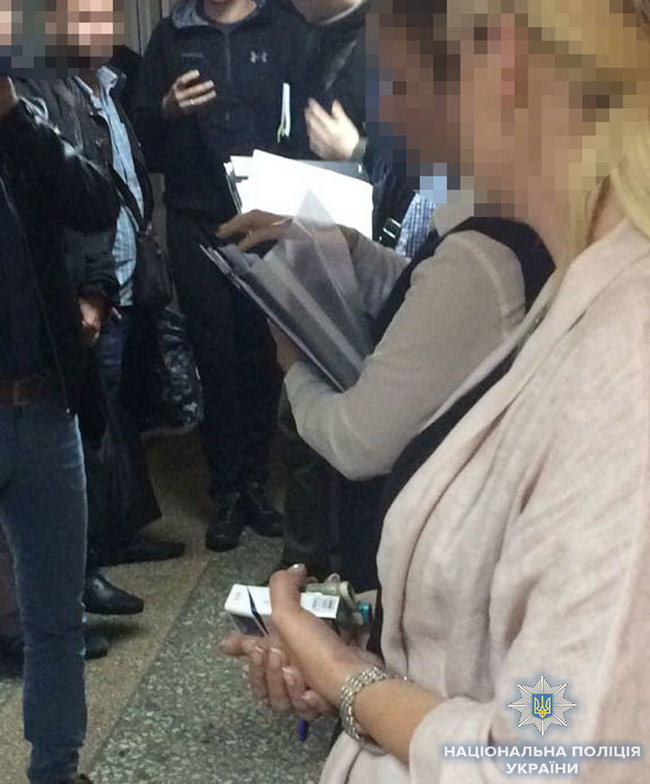 Керівника відділу Держпродспоживслужби на Київщині затримано за систематичні хабарі під час видачі санітарних паспортів, - Нацполіція 01