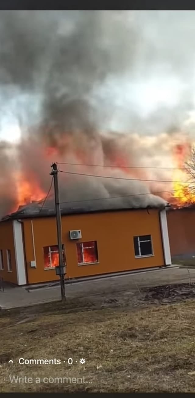 Російські окупанти спалили музей в Іванкові, де зберігалися роботи Марії Примаченко 01