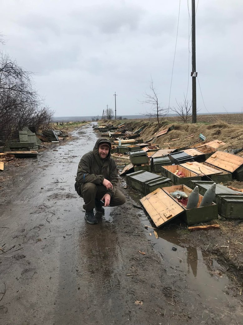 Andriivka after Russian occupation: Full tin with pile of ammunition 01