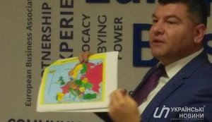 Глава "Укртрансбезопасности" Ноняк во время выступления в ЕВА показал карту с "российским" Крымом. ФОТО