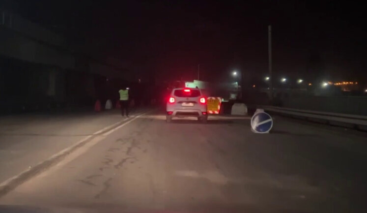 У Запоріжжі запустили рух легкових авто греблею ДніпроГЕС. ВIДЕО
