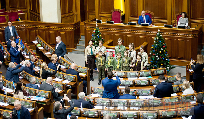 Пластуни принесли в Раду Вифлеємський вогонь миру 07