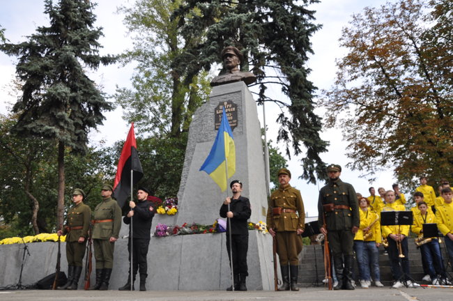 Памятник освободителю Крыма Болбочану открыли в Киеве 05