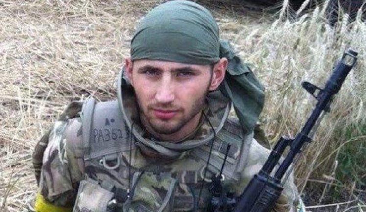 "Хлопці замовляли рефрижератор для тіла. А я все перепитувала: "Ну що там? Надія є?" Спогади про загиблого воїна Ореста Квача