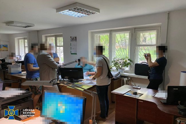 Чиновники Госгеокадастра пытались незаконно приватизировать земучастки на 4,5 млн грн на Донетчине, - СБУ 01