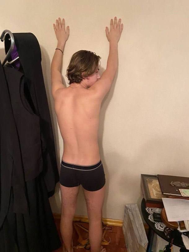 СБУ застала секретаря Черновицкой епархии УПЦ МП в постели с молодым человеком из местного хора, - СМИ 02