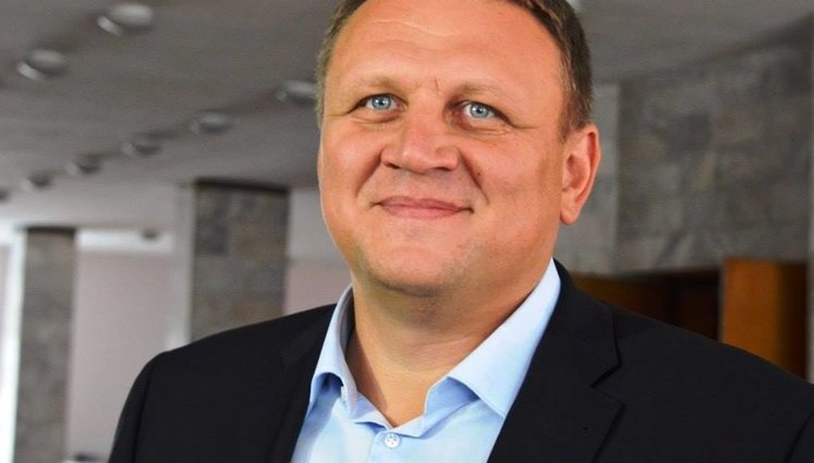 Священник УГКЦ закликав ексдиректора "Буковелю" Шевченка, який балотується до Ради у 87-му окрузі, припинити агітацію у церквах: Соромно, потрібно проповідувати Христа, а не самого себе! ВIДЕО