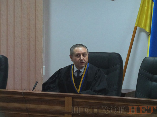 Суд вирішив розглядати справу Єжова в закритому режимі 09