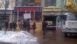 Книжный магазин "Знання" забивают досками. ФОТО