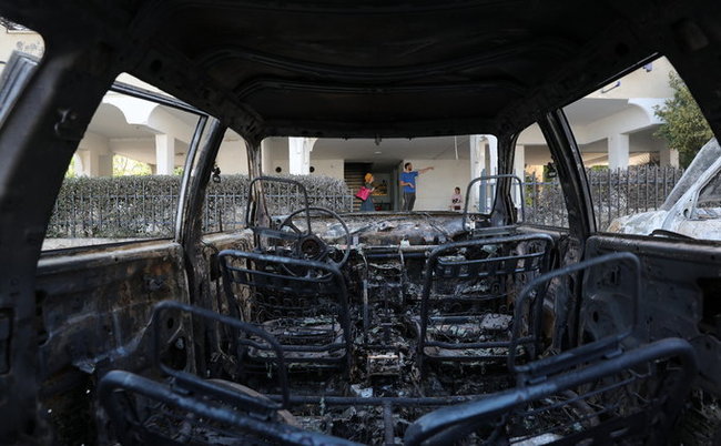 Ракетні обстріли і вуличні заворушення: кадри з Ізраїлю 48