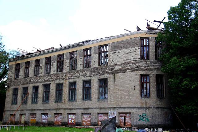 Наслідки обстрілу бойовиками Красногорівки 08 Наслідки обстрілу бойовиками Красногорівки 08