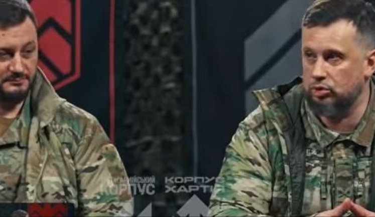 Юрій Бутусов: Рік корпусів. "Трійка" та "Хартія"