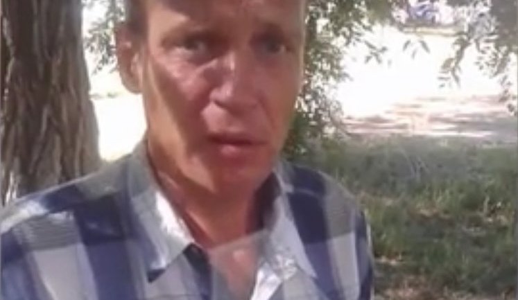 Росіянин щотижня відрізає собі палець, вимагаючи провести розслідування зґвалтування його дружини поліцейськими. ВІДЕО+ФОТО