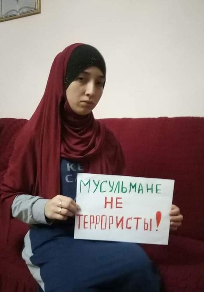Мусульмани не терористи, - в окупованому Криму відбувається флешмоб на підтримку засуджених у справі Хізб ут-Тахрір кримських татар 28