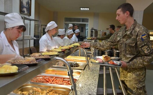 Порно видео: секс в школе в столовой