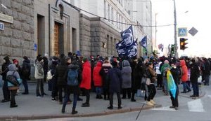Тарифний протест у Харкові: від Кернеса вимагають не підвищувати ціни на міський транспорт. ФОТОрепортаж