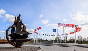 РФ несет полную ответственность за нарушение воздушного пространства НАТО, - заявление Альянса