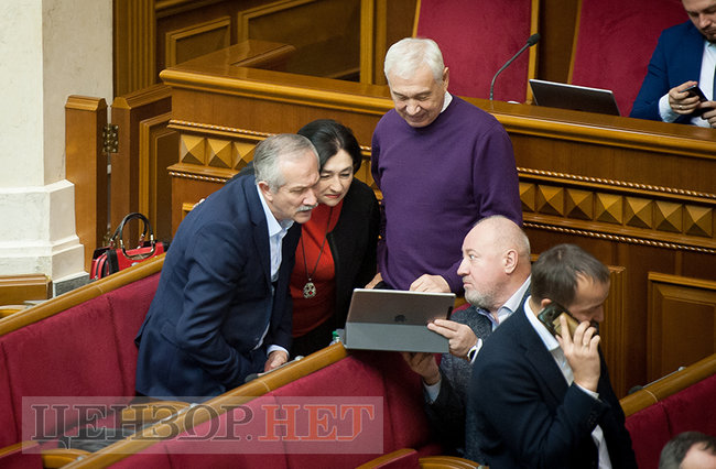 Розмова Лозового з Новинським і Папієвим та суперечка Парубія з Яценком, - день роботи ВР 5 грудня 16