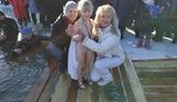 Более 200 детей установили рекорд по моржеванию на Сумщине. ФОТО