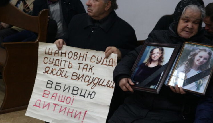 Мати вбитої юристки Ноздровської: "Показання не буду давати, поки у моєї онучки не буде охорони"