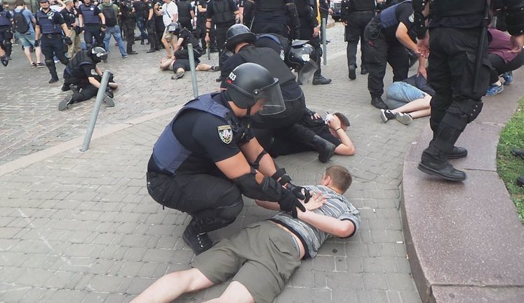 Поліція відтіснила супротивників Маршу рівності в Києві: затримано 56 осіб. ВІДЕО+ФОТОрепортаж (оновлено)