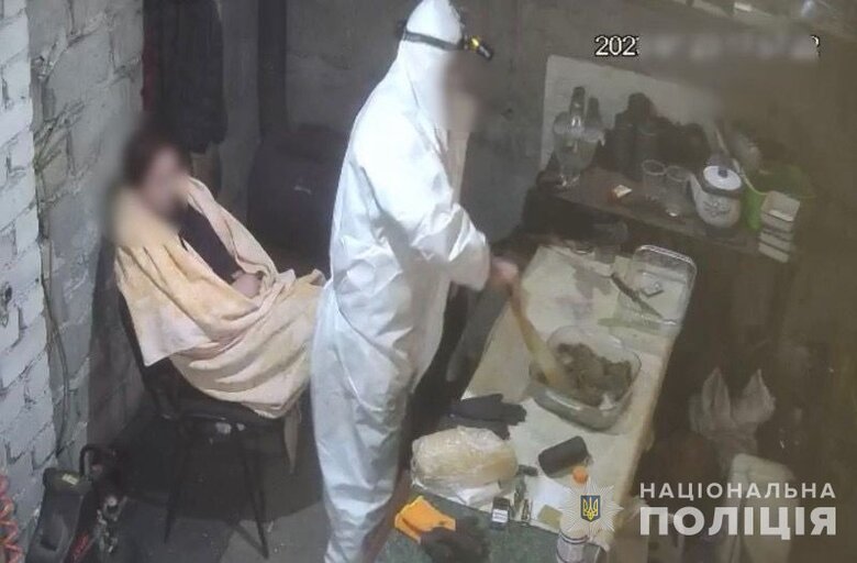 У Кривому Розі судитимуть 38 учасників наркосиндикату Двадцятівські, які заробляли на торгівлі наркотиками понад $1 млн щомісяця, - Нацполіція 05