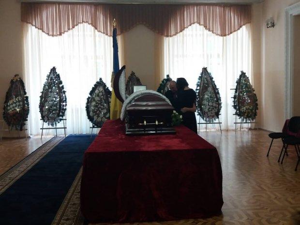 В Киеве попрощались с народным депутатом Тымчуком 04