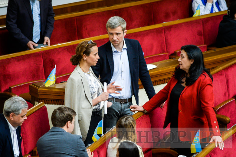 Пояснення Веніславського на пальцях, Волинець в гостях в ОПЗЖ, фото слуг народу на згадку та прохання до Шахова про роботу, - Верховна Рада 23 лютого 29