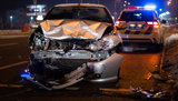 Renault в Киеве протаранил Mitsubishi, проскакивая на желтый: скорая забрала женщину и ребенка. ФОТО