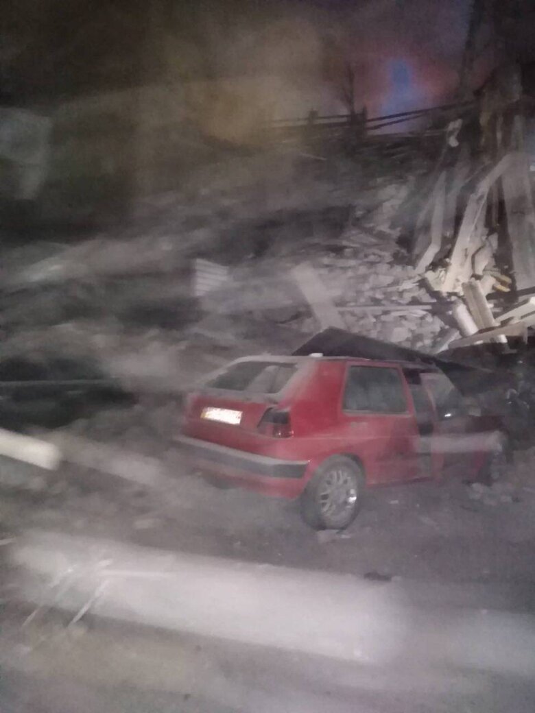 Наслідки ударів по Запоріжжю: 7 ракет влучили у багатоповерхівки, зруйновано цілі під’їзди (оновлено) 01