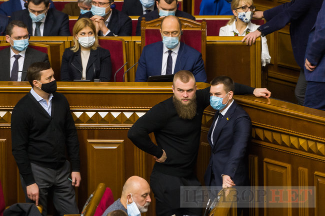 Книга про чекістів для Папієва, Шуфрич обговорює купівлю картини, слуги народу обурюються через протести ФОПів: 100% це охлократія, - день роботи ВР 4 грудня 30