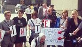 "Азаров, чьо такой дерзкий?" - Под окнами Кабмина протестуют журналисты, премьер назначил встречу. ФОТОрепортаж