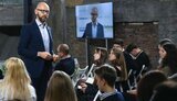 Яценюк на молодіжній зустрічі: Влада має спиратися на професіоналізм та інститути, а не на соцопитування