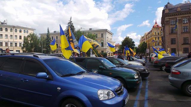 Poroshenko sign amnesty! car run started in Kyiv 11