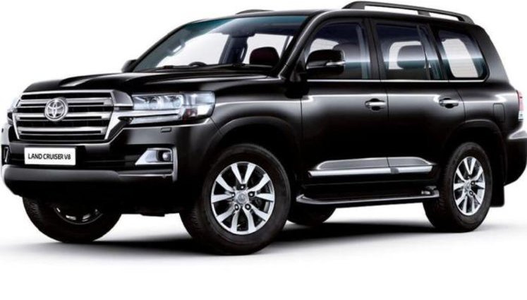 Служба внешней разведки купила еще два элитных внедорожника Toyota за 3 миллиона