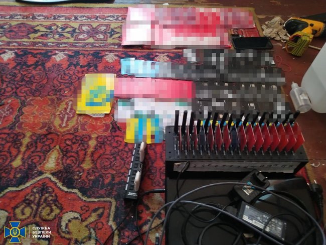 СБУ заблокувала роботу ботоферми в Бердянську, якою керували з Росії 01 СБУ заблокувала роботу ботоферми в Бердянську, якою керували з Росії 01