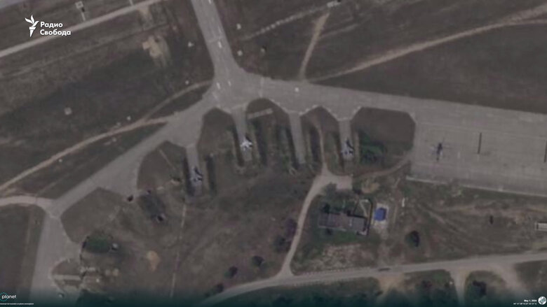 Супутникові фото наслідків ударів по аеродрому Бельбек
