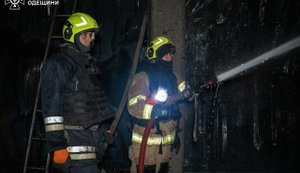 Наслідки атаки РФ на Одесу: пошкоджено будинок, дрон влучив у квартиру в багатоповерхівці. ФОТОрепортаж