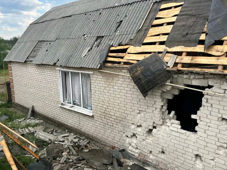 Оккупанты обстреляли из артиллерии село Подолы на Харьковщине 01