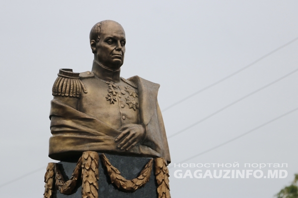 Царский генерал вместо Ленина: памятник основателю Болграда открыли на Одесчине 01