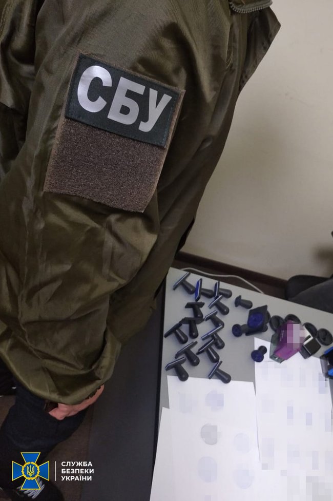 Граждан Украины незаконно трудоустраивали за границей в обход COVID-ограничений, схему блокировали на Буковине, - СБУ 04