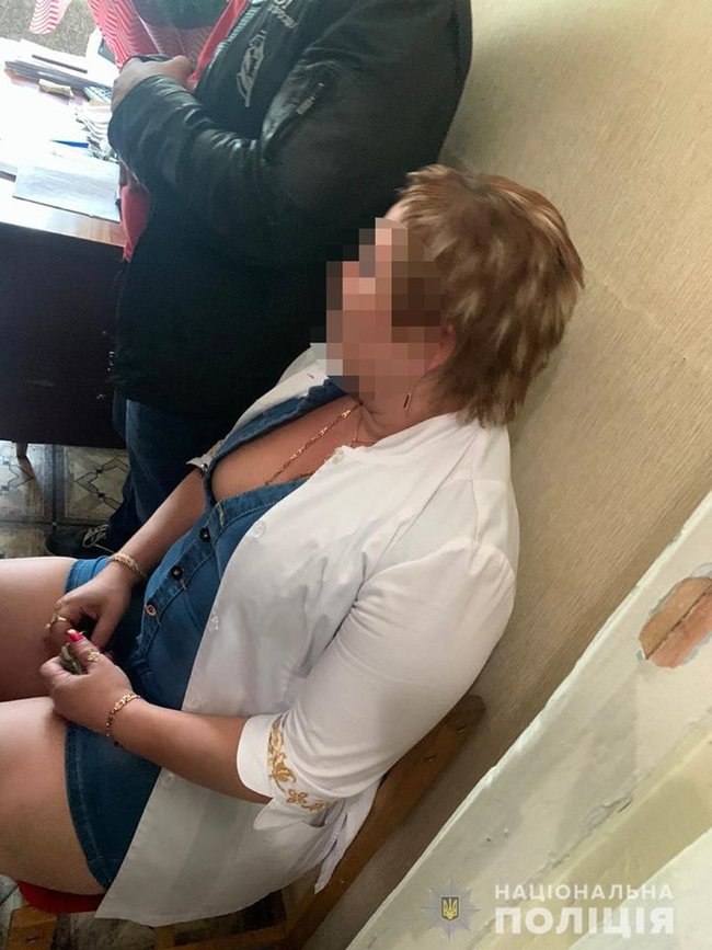 На Харьковщине главврач попалась на взятке 700 долл. за заключение о непригодности призывника к военной службе, - Нацполиция 02