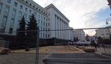 Под Офисом Президента монтируют каток. ФОТОрепортаж