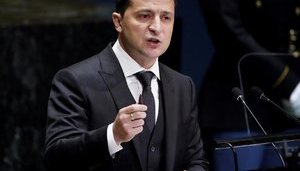 Давайте не робити подарунків нашим недругам, які мріють бачити наші чвари, разом ми непереможні, - Зеленський у зверненні до Дня захисника України